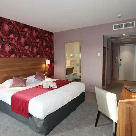 Western Eden Szálloda 3*