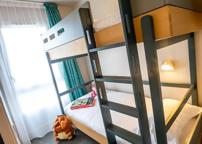 Western Eden Szálloda 3*