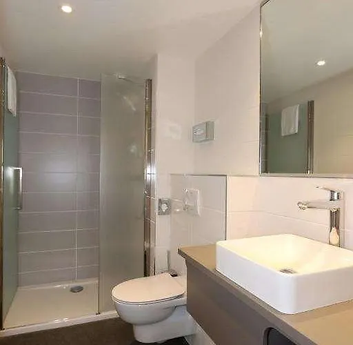 Western Eden Szálloda 3*