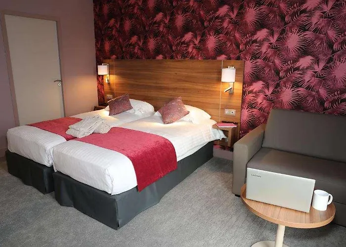 Western Eden Szálloda